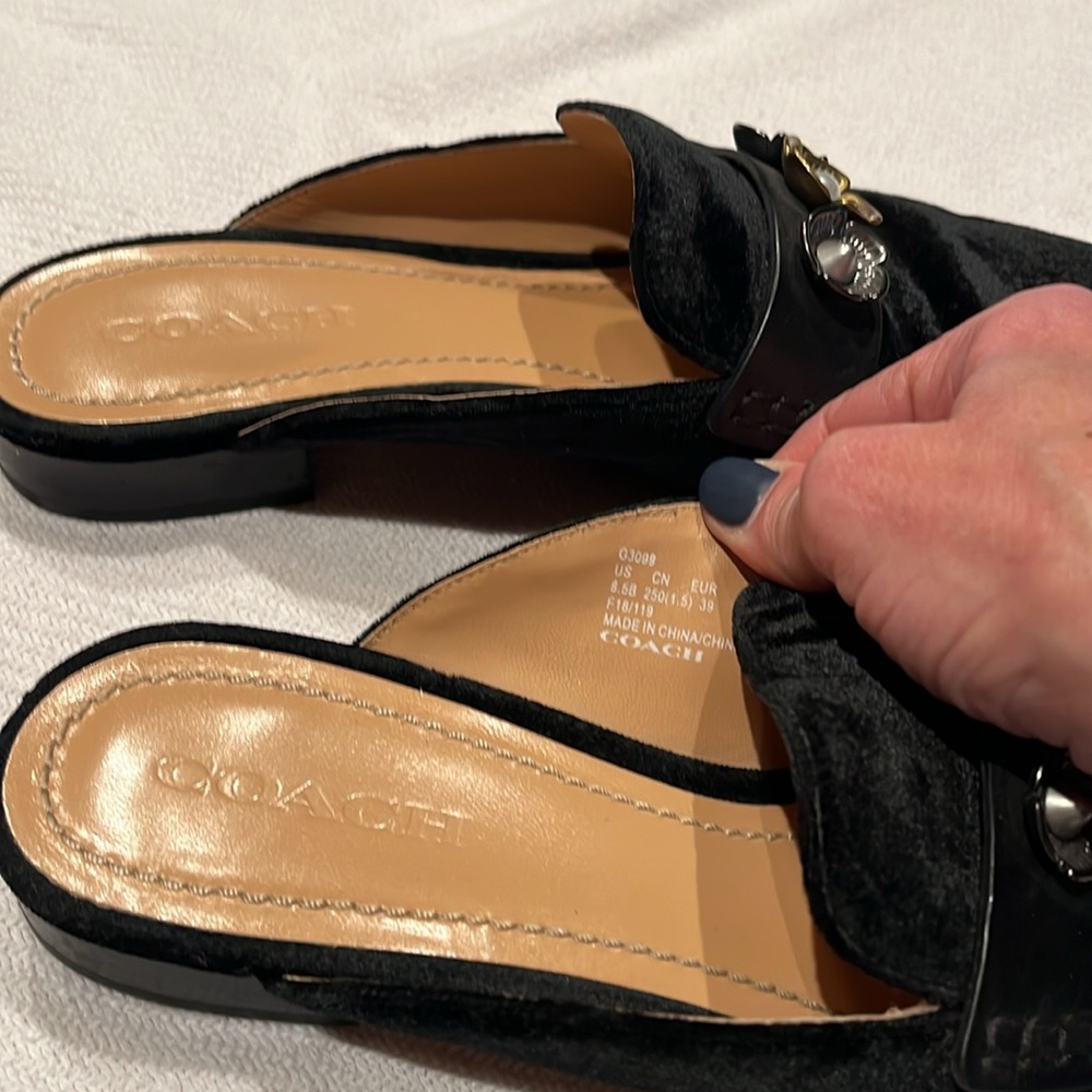 Shoes - Picture 3 of 4